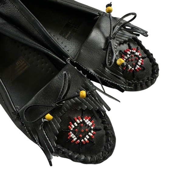 Beaded Moccasins 11 - Picture 1 of 7